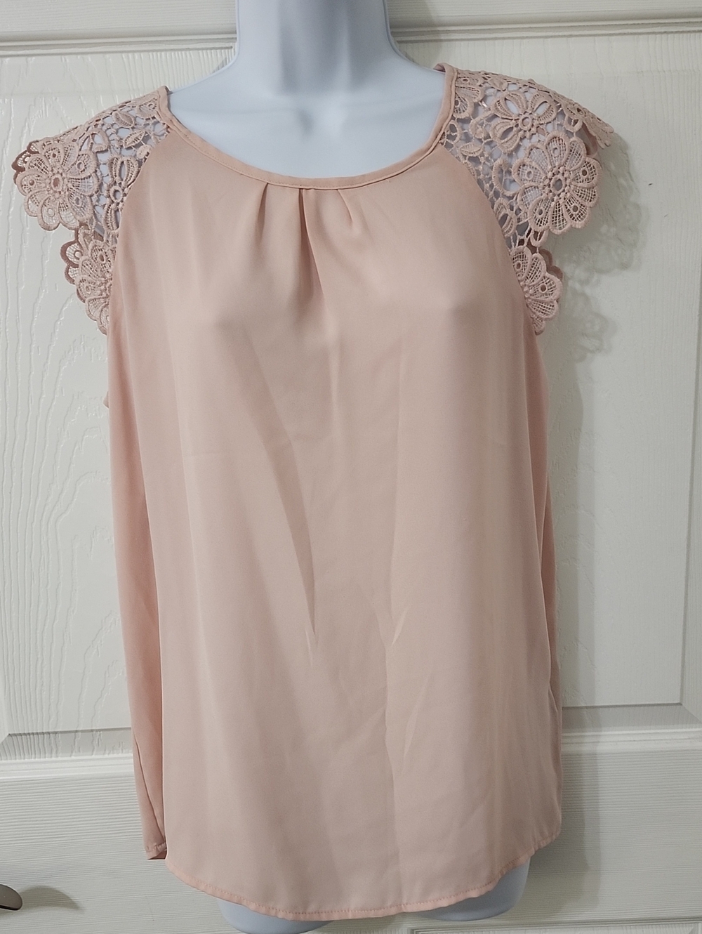NWOT Faith & Zoe Blush Pink Lace Cap Sleeve Blouse